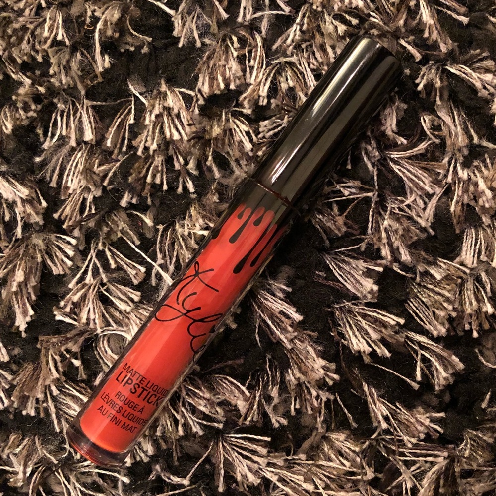 Kylie Cosmetics - 22 liquid lip w/liner